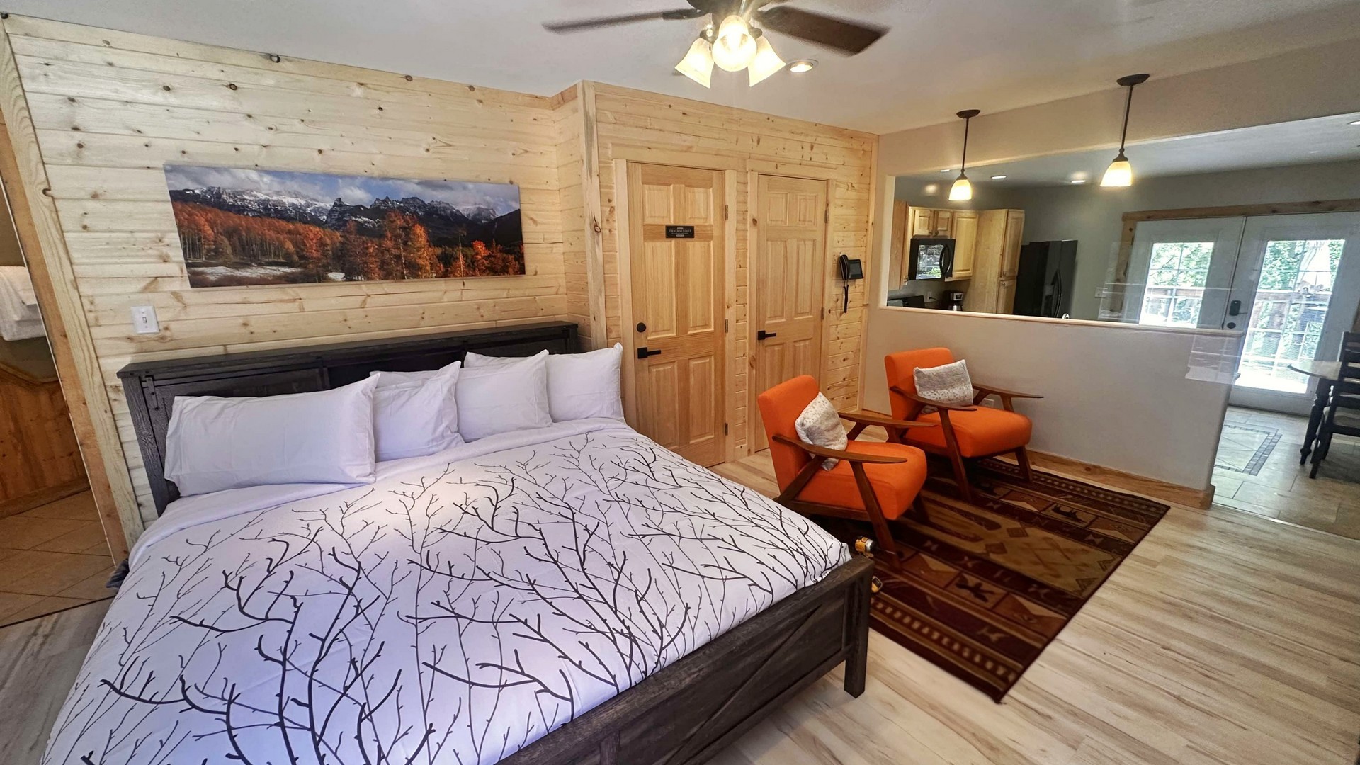 Beautiful suite on Fall River in Estes Park, Colorado